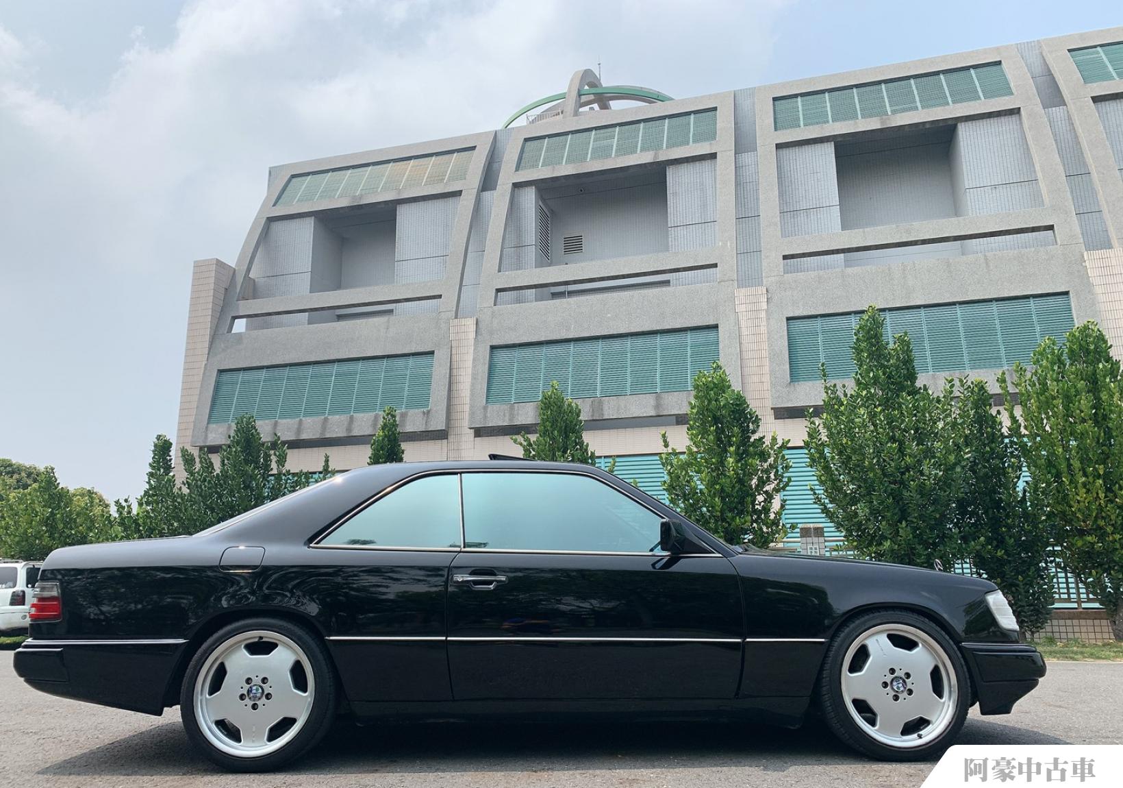 BENZ (賓士) 300CE